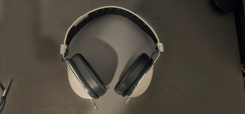 Skullcandy Aviator Roc Nation White Chrome Wired Headphones Stereo Foldable