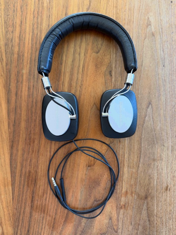Bowers & Wilkins P5 Mobile Hi-Fi On-Ear Headphones gallery