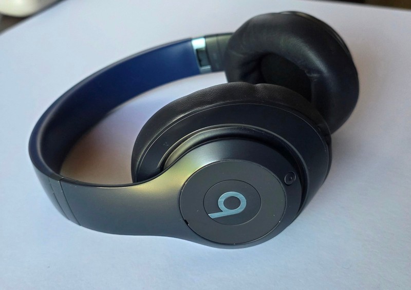 Unused OEM Navy Blue Beats Studio Pro Wireless NC Headphones MQTQ3LL/A in Bulk P