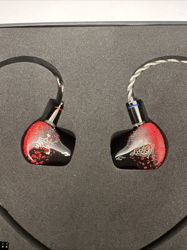 TANGZU Nezha Latest Flagship-level IEMs 6BA + 1PZT Multi-Driver In-Ear Monitor gallery