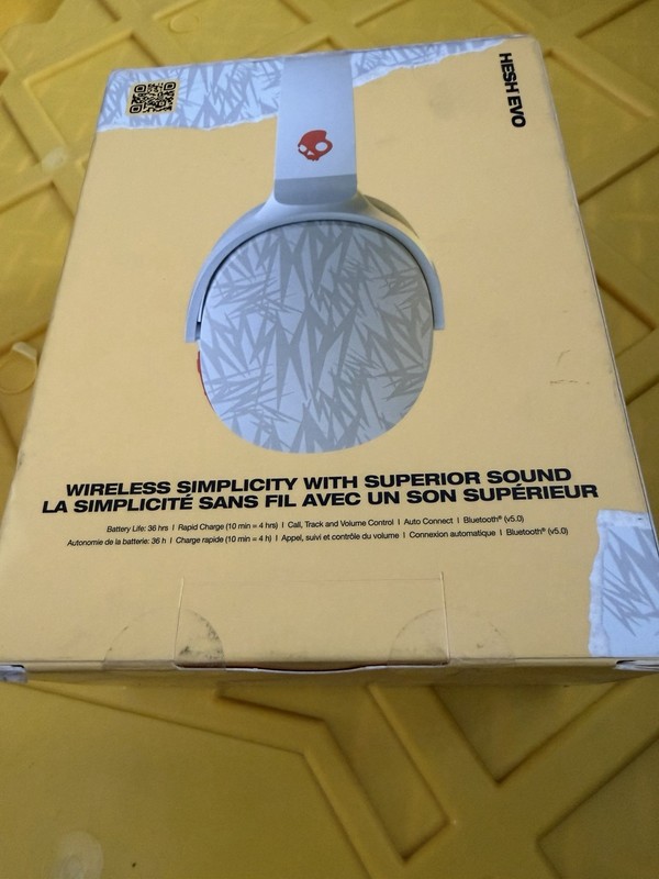 Skullcandy Hesh Evo Wireless Bluetooth Over Ear Headphones Triple Threat gallery