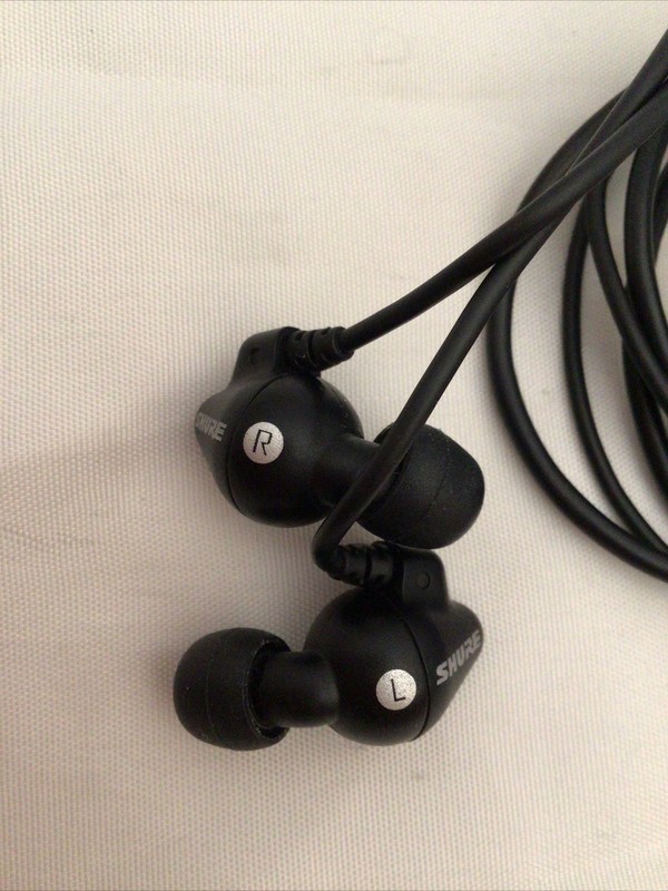 Shure SE112-GR2020s Earphones Black With Case gallery