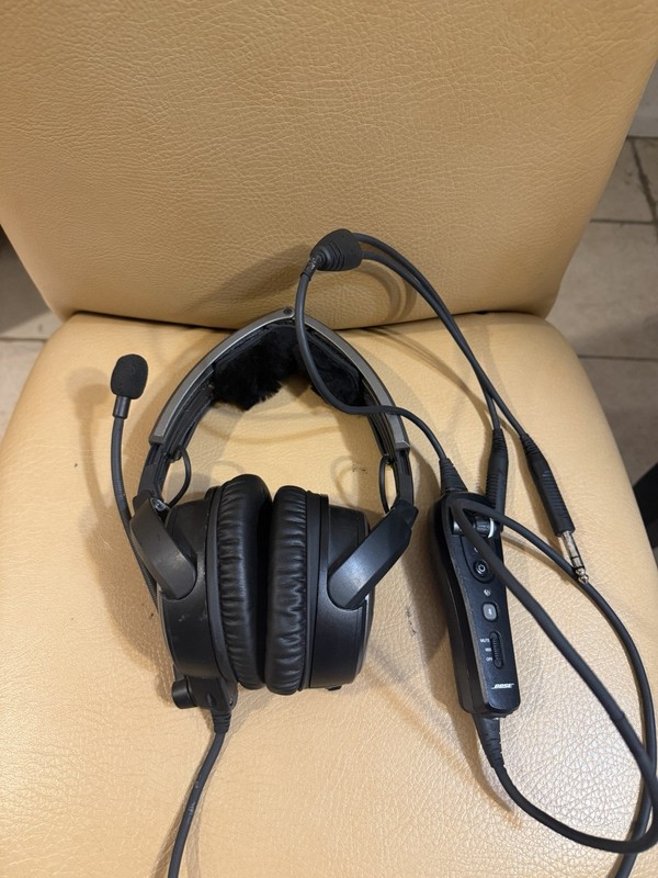 Bose Aviation A20 Over-Ear Headset Black/Silver w/ Boom Mic, Case