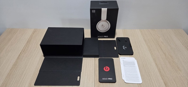 Retail Box Only – Beats Solo Pro Headphones – White -BEATSOLOPRO Empty Box