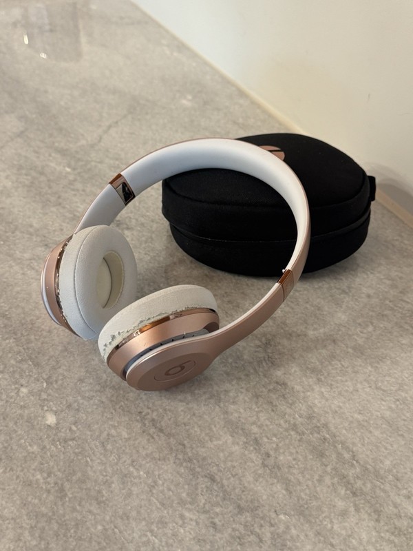 Beats by Dr. Dre Beats Solo 3 Wireless On-Ear Headphones - Rose Gold gallery