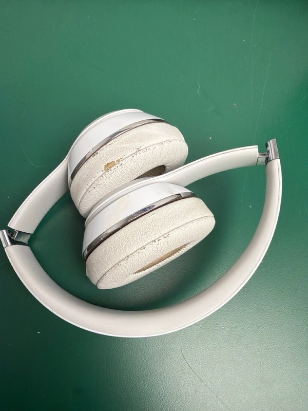 BEATS AUDIO SOLO 3 WIRELESS **NO CHARGER** (A1796) (EZ5001648)