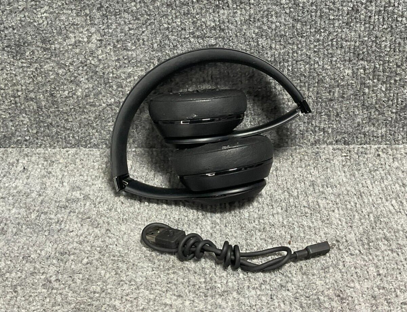 Beats A1796 Wireless Bluetooth Noise Cancel Over-Ear Headphone Vintage
