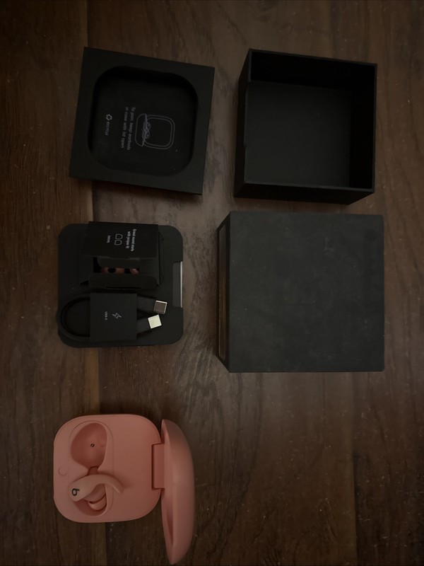 Beats by Dr. Dre Fit Pro True Wireless Earbuds – Coral Pink (L Earbud Missing)