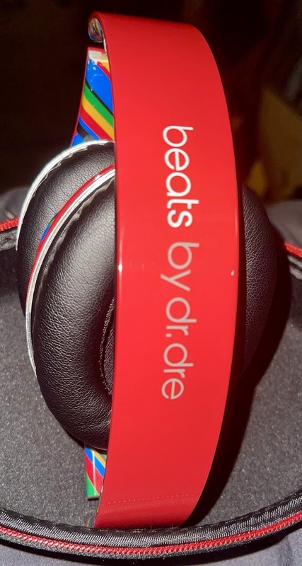 Rare Beats by Dre. Studio Wired Over Ear Headphones Coca Cola Limited Edition gallery