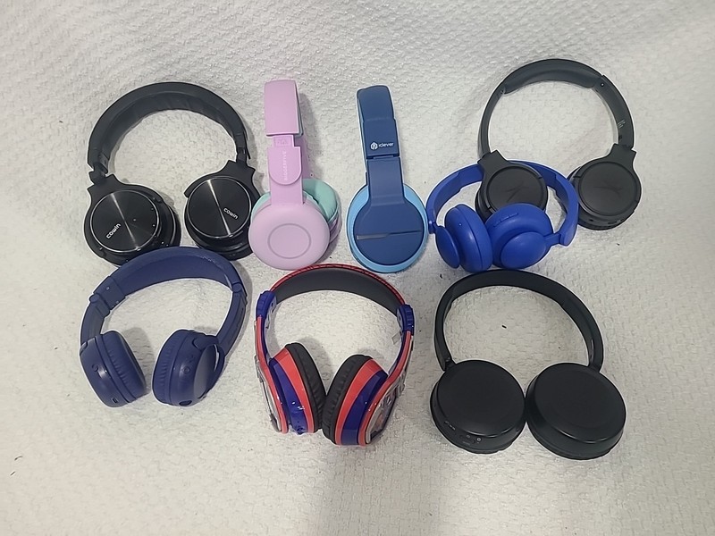 Assorted Bundle Lot Set Of 8 Used Headphones Consumer Returns Tested Working #71