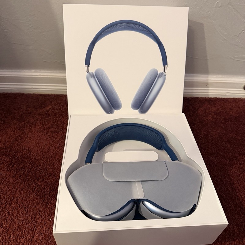 Apple AirPods Max Lightning Blue Open Box Complete in Original Box