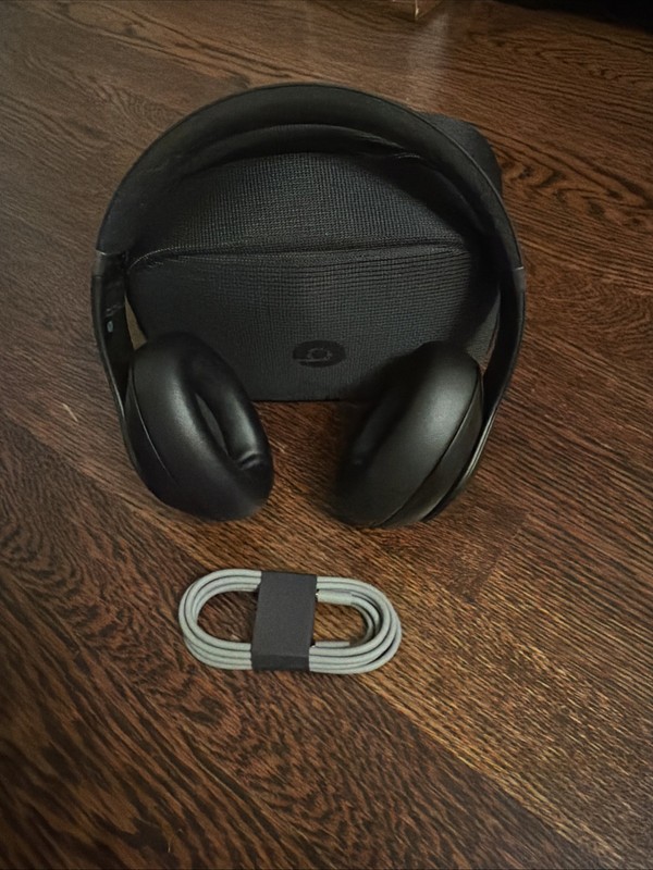Beats Studio Pro by Dr. Dre Wireless Bluetooth Wired Black new with Case