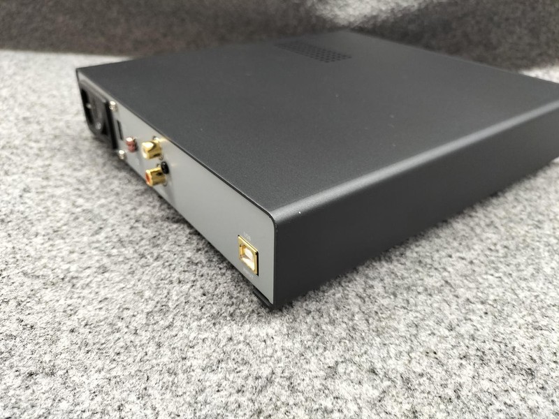NuForce UDH-100 USB DAC/Headphone Amp Class-A Black 1.8kg EXC gallery