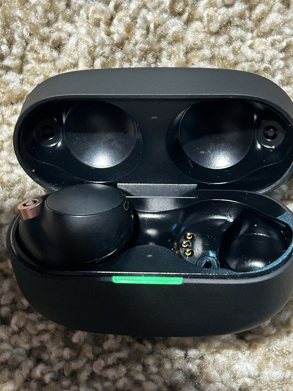Sony WF-1000XM4 Wireless Headphones – left earbud