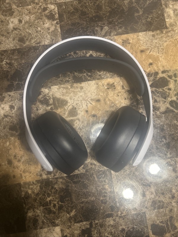 PS5 headphones used once for a test and never used again ￼￼