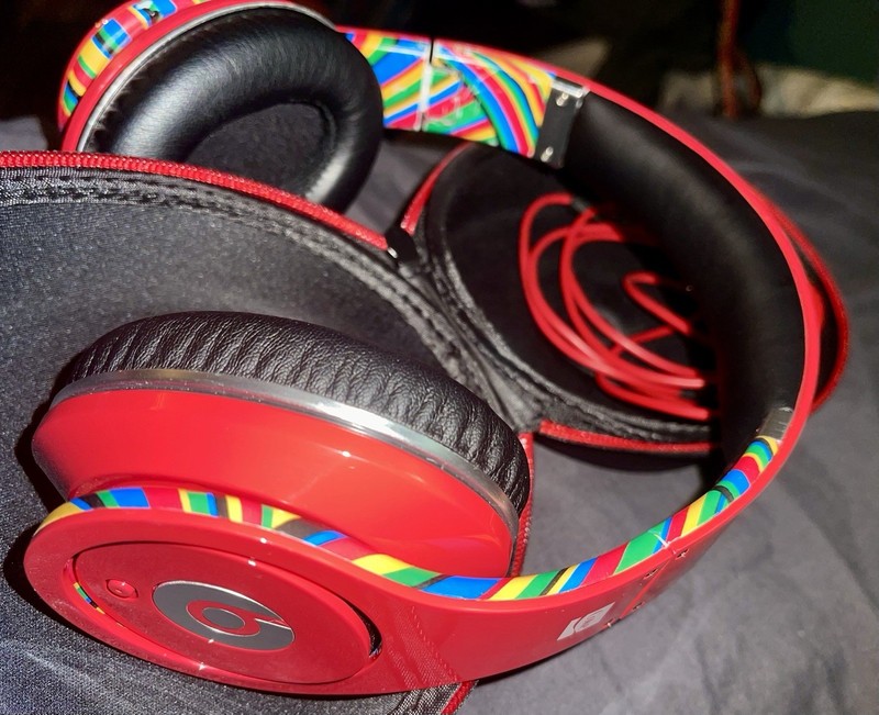 Rare Beats by Dre. Studio Wired Over Ear Headphones Coca Cola Limited Edition gallery