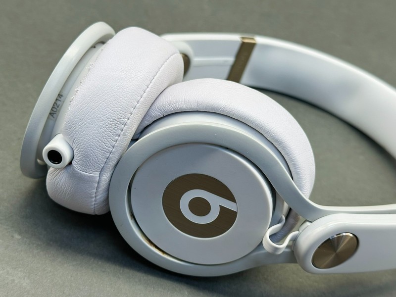 Beats By Dre Mixr Headphones #2 gallery