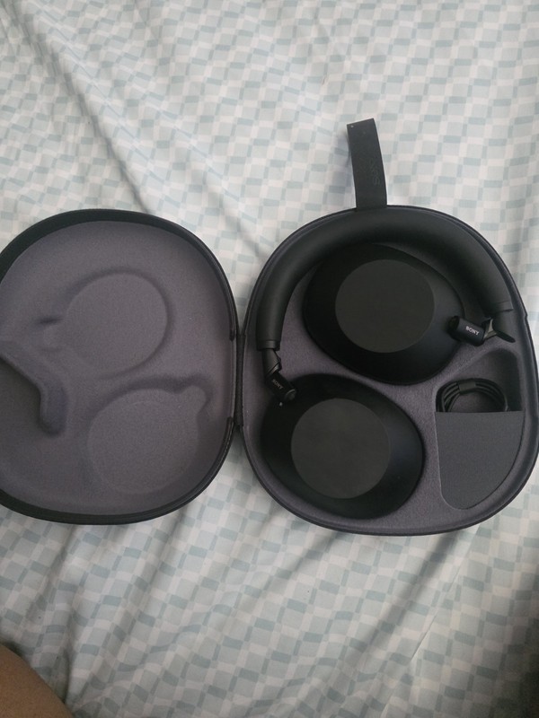 Sony WH-1000XM6 Wireless Bluetooth Over-Ear Headphones Black with Case & Cable