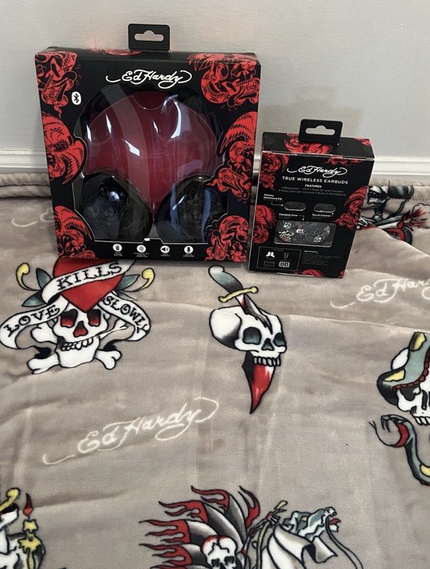 Ed Hardy Black Wireless Bluetooth Headphones & Earbuds Love Kills Slowly NIB