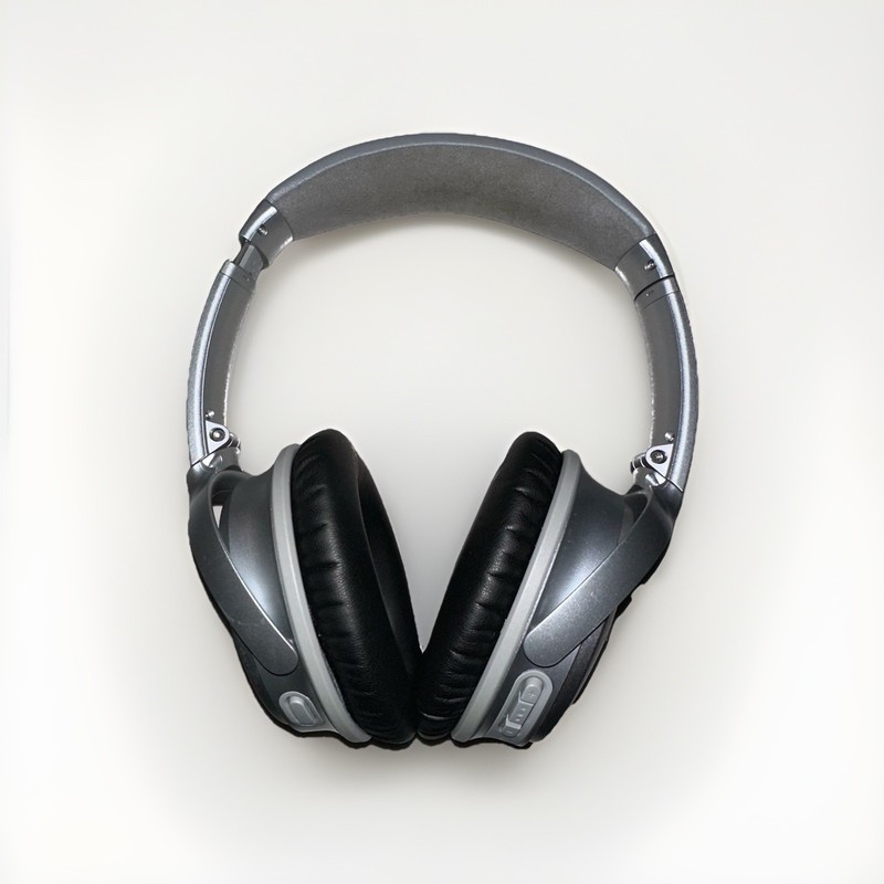 Bose QuietComfort 35 II Over the Ear Headphone – Silver