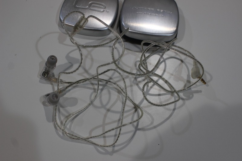 Ultimate Ears Super Fi 3 studio Headphones Stereo UE Earbuds Transparent Tin gallery