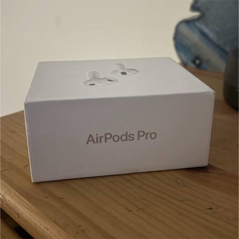 Apple AirPods Pro 3 Wireless Bluetooth USB-C Earbuds White Replaceable Ear Tips