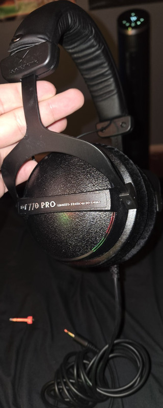beyerdynamic DT 770 PRO 80 Ohm Headphones