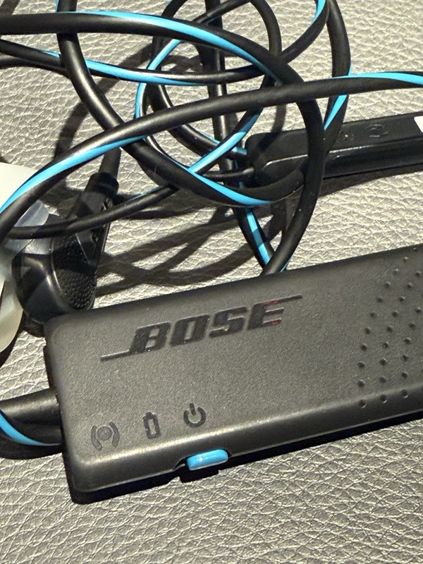 Bose QuietComfort 20 In-Ear Wired Headphones 3.5mm Jack, Mic, Black/Blue gallery
