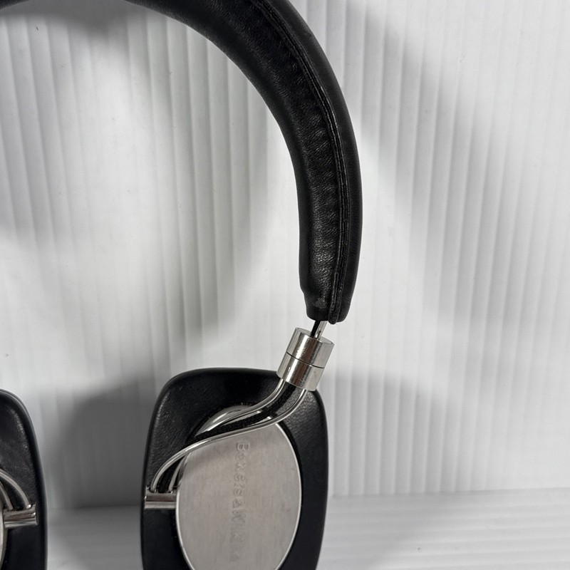 Bowers & Wilkins P5 Wired On-Ear Headphones Black Tested/Working gallery
