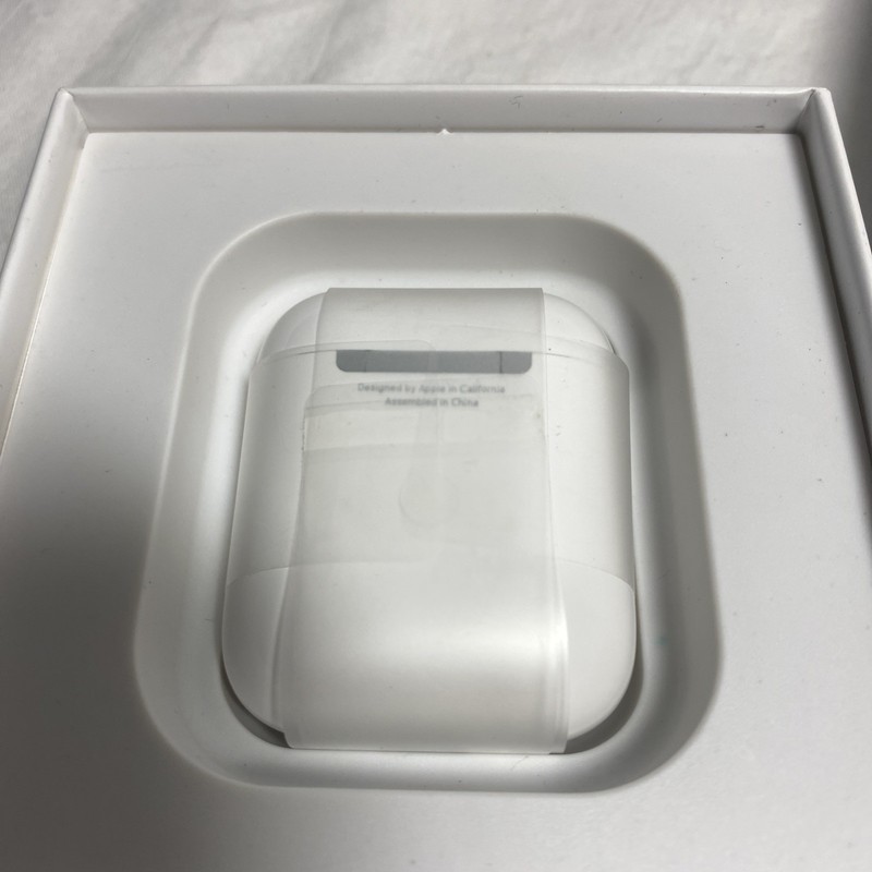 Apple AirPods 2nd Gen w/ Charging Case A2032 A2031 A1602 Genuine