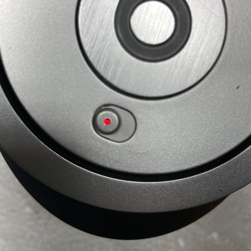 Beats Studio Platinum Headphones, Battery Operated , WORKS GREAT gallery