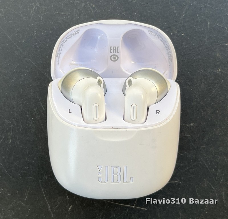 (P/R) JBL Tune 225TWS Wireless Earbud TESTED Right Only Charges Parts or Repair