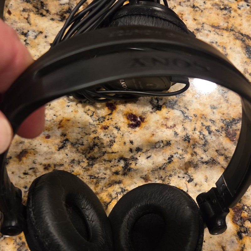 Pair of Sony MDR-V150 Dynamic Stereo Headphones Black Over-Ear MDR-V150 MPN gallery
