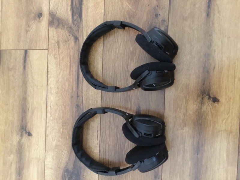 Headphones Wireless Car Headset DVD Entertainment Center Set of 2