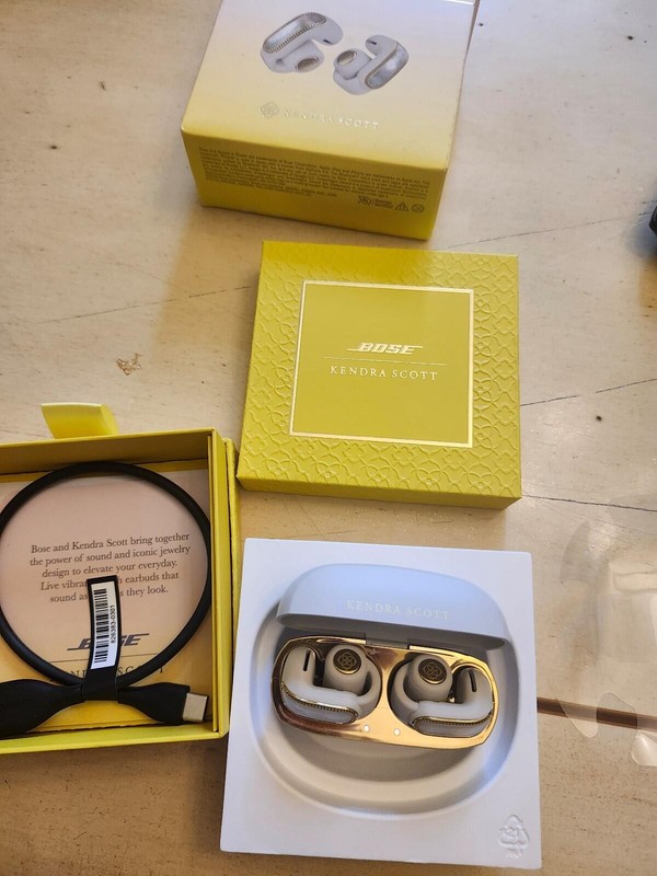 Bose X Kendra Scott mother of Pearl Earbuds