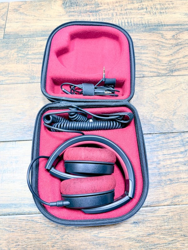 Focal Listen Professional Monitor Headphones Black & Red Y172