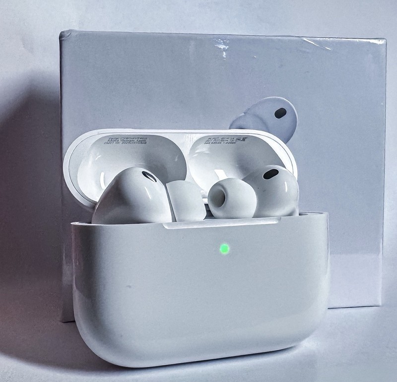 Apple AirPods Pro 3rd Gen White ANC Wireless Earbuds w/Charging Case