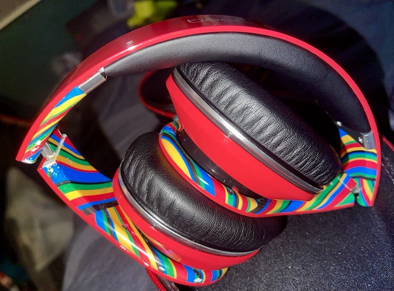 Rare Beats by Dre. Studio Wired Over Ear Headphones Coca Cola Limited Edition gallery