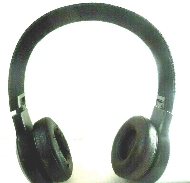 JBL LIVE 400BT Wireless w/ Voice Assistant – Black JBL LIVE400BTBLKAM (USED)