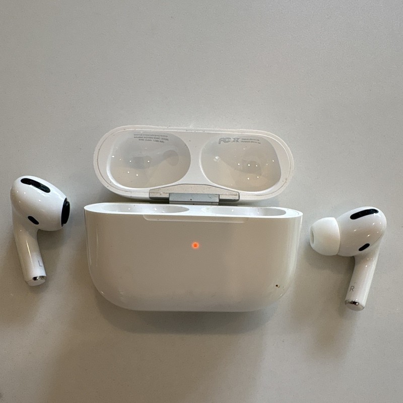 Apple AirPods Pro A2190 (2nd Gen) w/ USB-C Case W/ 9.5FT LIGHTNING CABLE gallery