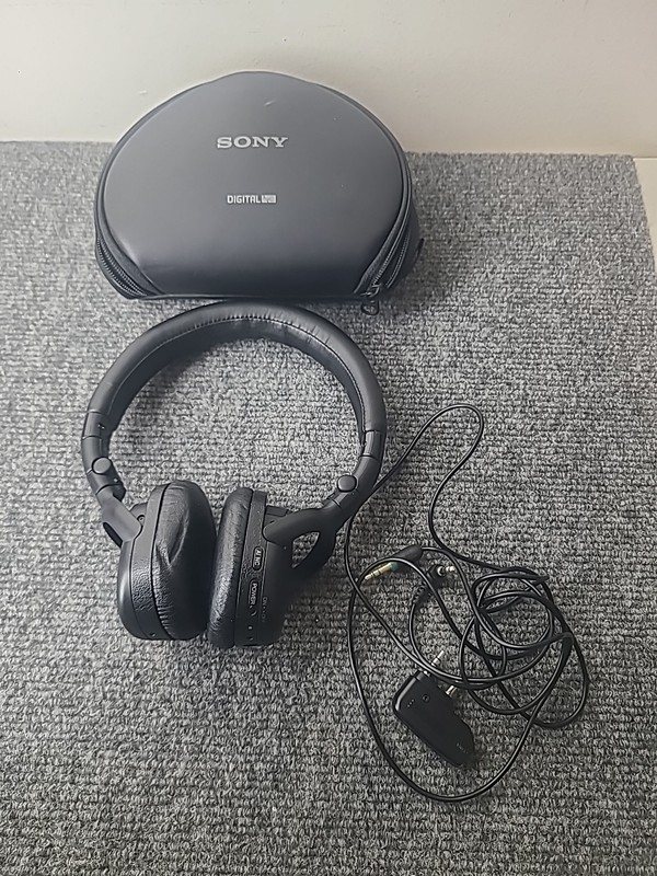 Sony MDR-NC200D Noise-Cancelling Headphones – Black