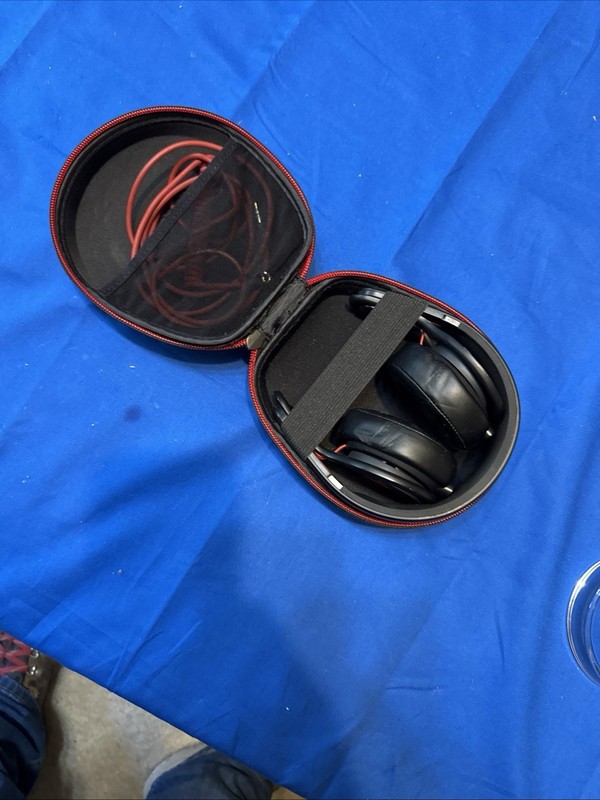 Beats Mixr Mixer Headphones David Guetta Edition Matte Black Limited Edition gallery