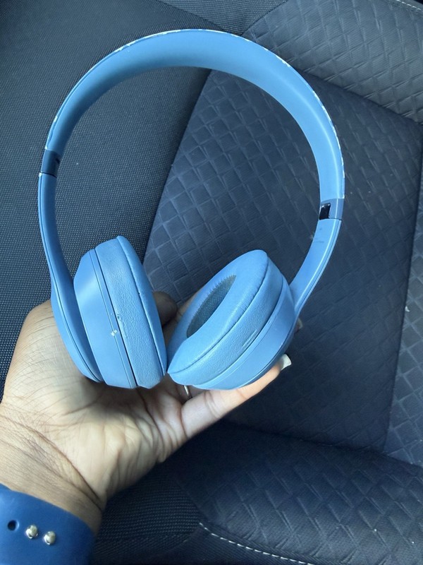 Beats by Dr. Dre Solo 4 Wireless Bluetooth On-Ear Headphones Slate Blue gallery