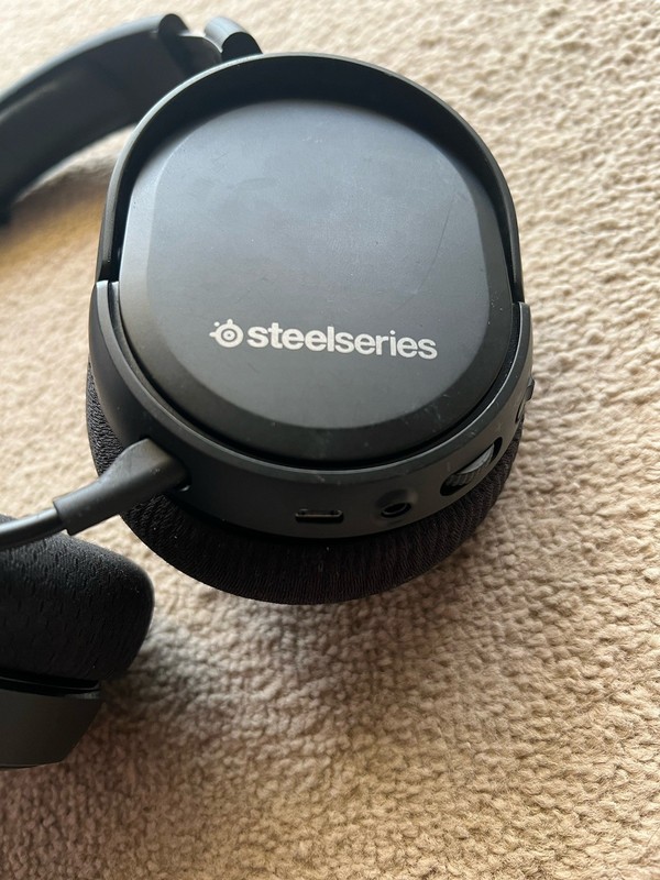 SteelSeries Arctis 1 Wired Gaming Headset - Black (3.5mm Cable Not Included) gallery