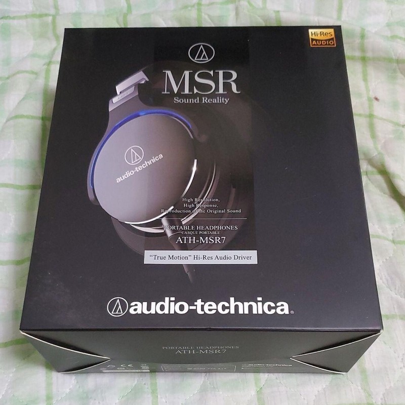 ‎Audio Technic Hi-Res Sealed Type Portable Headphone ATH-MSR7BK Black gallery