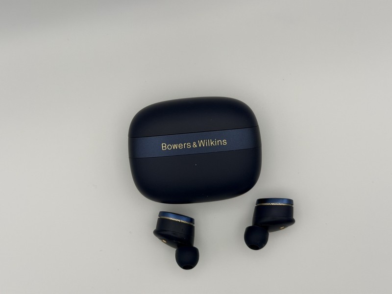 Bowers & Wilkins Pi8 Reference in-ear True wireless earbuds Active Noise Cancel gallery