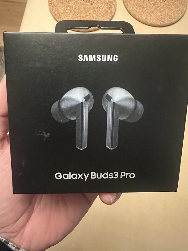 Smasung Galaxy Buds 3 Pro Silver - SEALED, usually $250