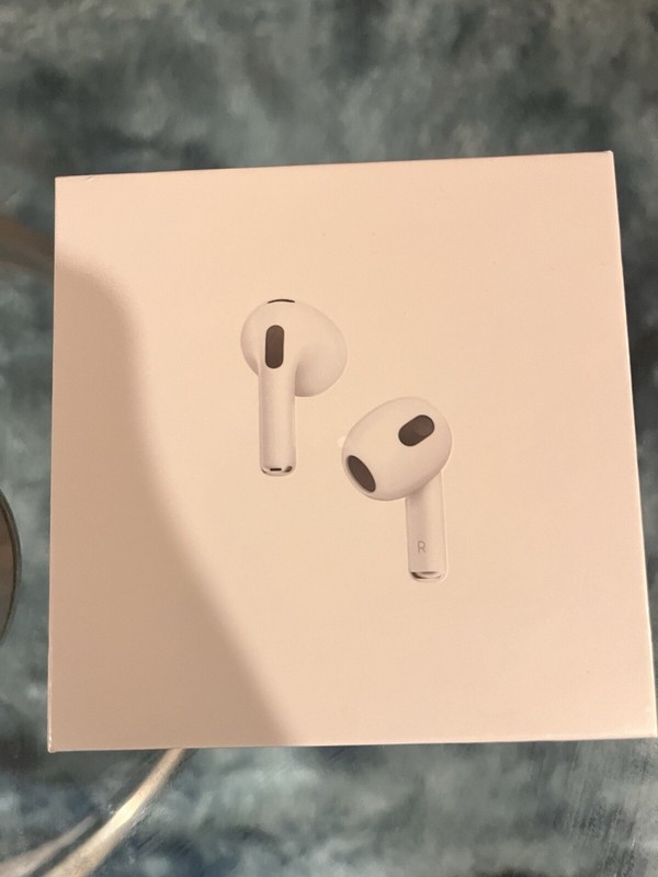 Apple – AirPods (3rd generation) with Lightning Charging Case (MPNY3AM/A) White