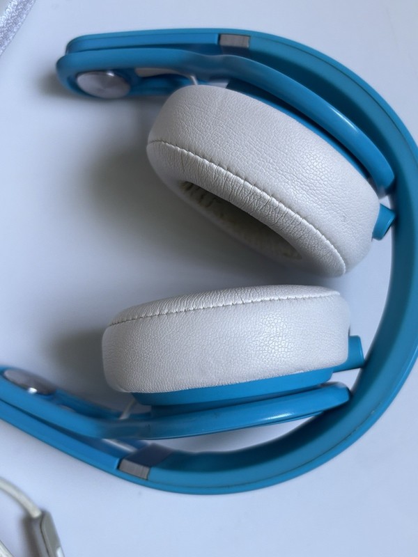 Beats Mixr Wired Headphones David Guetta Limited Edition Blue & White w/ Case gallery