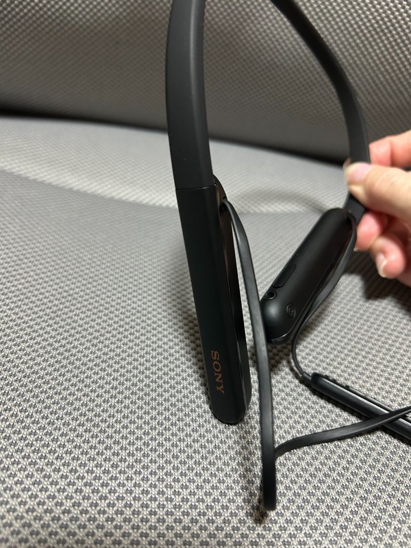 Sony Wireless Noise Canceling Stereo Headset WI-1000XM2 Black Headphone Used gallery